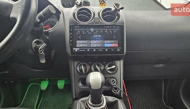 Сірий Ніссан Кашкай 2, об'ємом двигуна 1.6 л та пробігом 213 тис. км за 10999 $, фото 17 на Automoto.ua