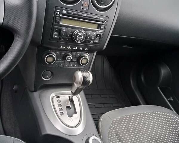 Синий Ниссан Кашкай 2, объемом двигателя 2 л и пробегом 195 тыс. км за 9300 $, фото 4 на Automoto.ua