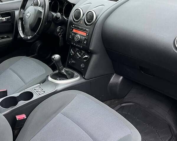 Синий Ниссан Кашкай 2, объемом двигателя 1.6 л и пробегом 280 тыс. км за 7700 $, фото 20 на Automoto.ua