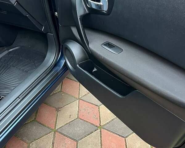 Синий Ниссан Кашкай 2, объемом двигателя 1.6 л и пробегом 280 тыс. км за 7700 $, фото 19 на Automoto.ua