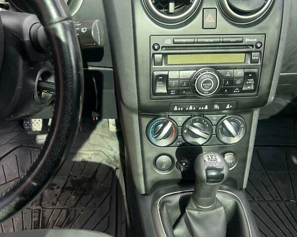 Синий Ниссан Кашкай 2, объемом двигателя 1.6 л и пробегом 280 тыс. км за 7350 $, фото 7 на Automoto.ua
