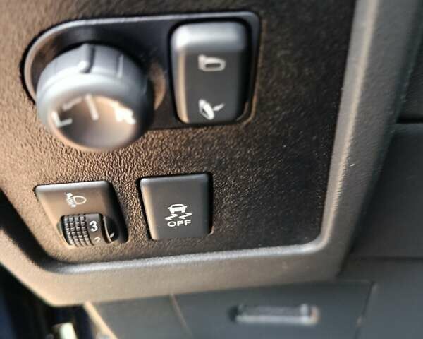 Синій Ніссан Кашкай 2, об'ємом двигуна 2 л та пробігом 275 тис. км за 12200 $, фото 31 на Automoto.ua