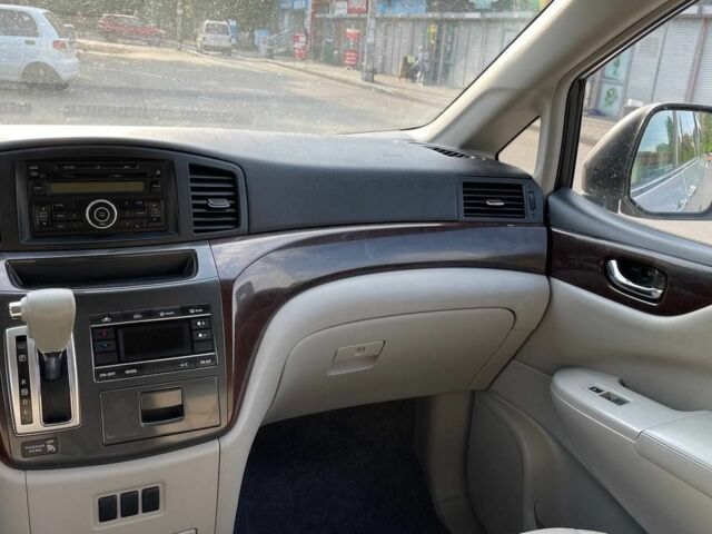 Серый Ниссан Квест, объемом двигателя 3.5 л и пробегом 140 тыс. км за 10999 $, фото 12 на Automoto.ua