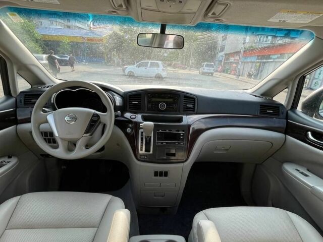 Серый Ниссан Квест, объемом двигателя 3.5 л и пробегом 140 тыс. км за 10999 $, фото 9 на Automoto.ua