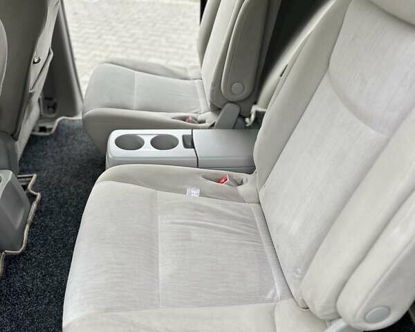 Серый Ниссан Квест, объемом двигателя 3.5 л и пробегом 157 тыс. км за 15300 $, фото 10 на Automoto.ua