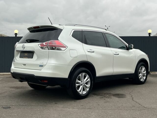 Белый Ниссан Rogue, объемом двигателя 2.5 л и пробегом 130 тыс. км за 12900 $, фото 2 на Automoto.ua