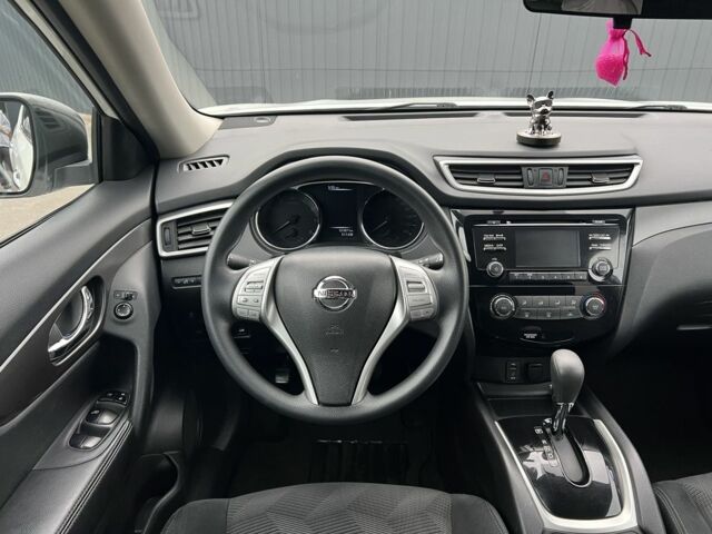 Белый Ниссан Rogue, объемом двигателя 2.5 л и пробегом 130 тыс. км за 12900 $, фото 5 на Automoto.ua