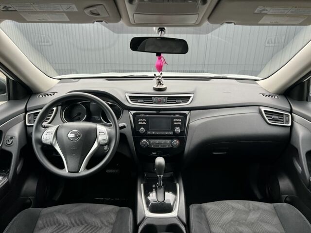 Белый Ниссан Rogue, объемом двигателя 2.5 л и пробегом 130 тыс. км за 12900 $, фото 6 на Automoto.ua