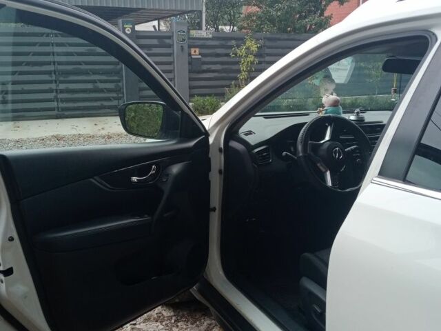 Білий Ніссан Rogue, об'ємом двигуна 2.5 л та пробігом 115 тис. км за 15255 $, фото 15 на Automoto.ua