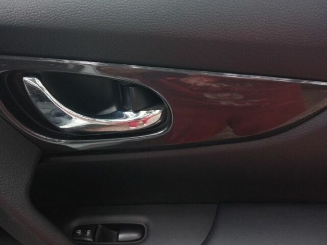 Білий Ніссан Rogue, об'ємом двигуна 2.5 л та пробігом 115 тис. км за 15255 $, фото 6 на Automoto.ua