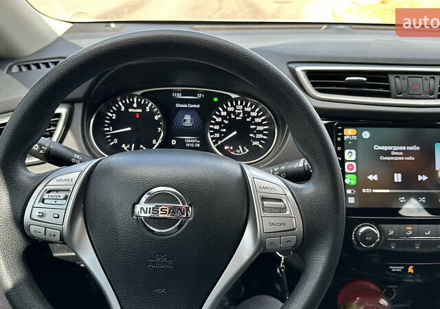 Белый Ниссан Rogue, объемом двигателя 2.49 л и пробегом 130 тыс. км за 13000 $, фото 8 на Automoto.ua