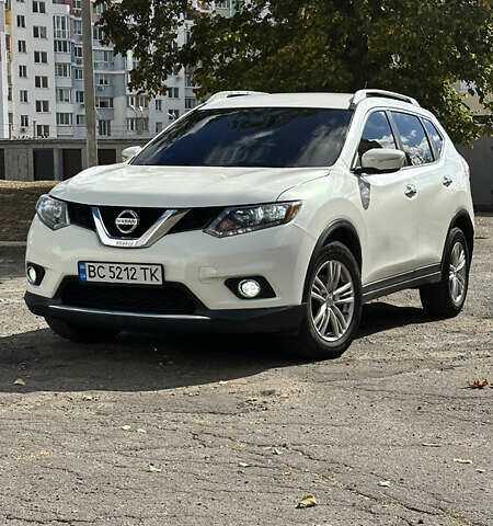 Белый Ниссан Rogue, объемом двигателя 2.49 л и пробегом 130 тыс. км за 13000 $, фото 1 на Automoto.ua