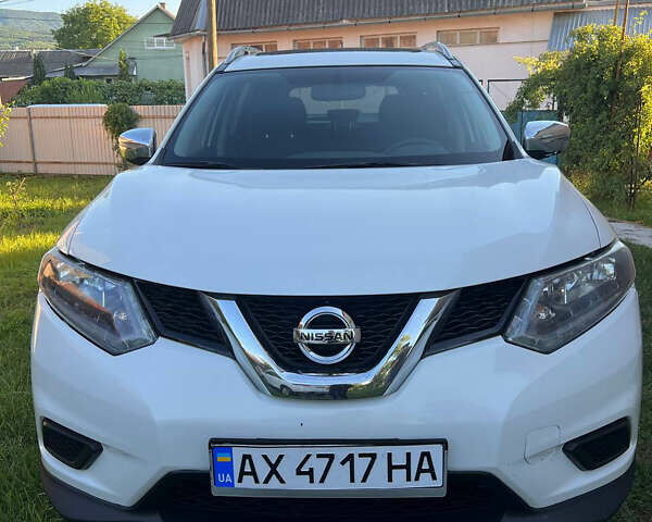 Белый Ниссан Rogue, объемом двигателя 2.5 л и пробегом 205 тыс. км за 11800 $, фото 1 на Automoto.ua
