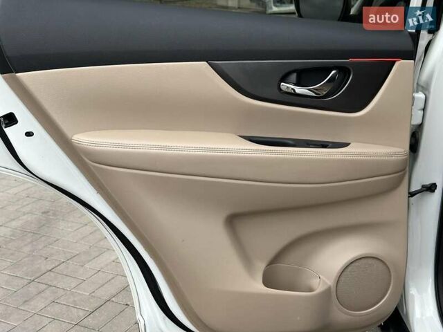 Белый Ниссан Rogue, объемом двигателя 2.5 л и пробегом 181 тыс. км за 11980 $, фото 18 на Automoto.ua