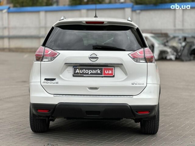 Ниссан Rogue 2014 в Одессе на Automoto.ua Белый Ниссан Rogue, объемом двигателя 2.5 л и пробегом 181 тыс. км за 11980 $, фото 5 на Automoto.ua