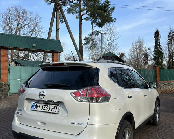 Белый Ниссан Rogue, объемом двигателя 2.49 л и пробегом 115 тыс. км за 13000 $, фото 10 на Automoto.ua