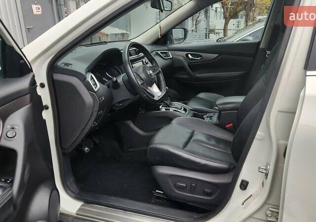 Білий Ніссан Rogue, об'ємом двигуна 2.5 л та пробігом 177 тис. км за 14999 $, фото 24 на Automoto.ua