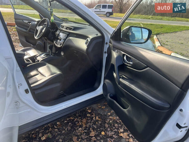Белый Ниссан Rogue, объемом двигателя 2.5 л и пробегом 150 тыс. км за 13500 $, фото 17 на Automoto.ua