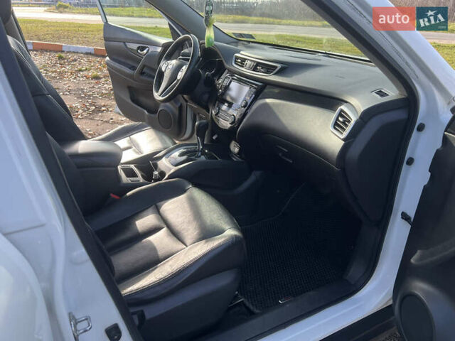 Белый Ниссан Rogue, объемом двигателя 2.5 л и пробегом 150 тыс. км за 13500 $, фото 18 на Automoto.ua