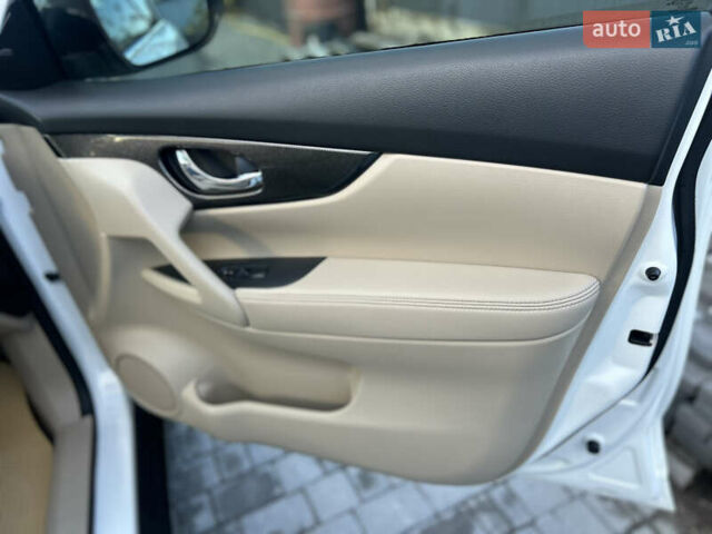 Белый Ниссан Rogue, объемом двигателя 2.49 л и пробегом 130 тыс. км за 12100 $, фото 29 на Automoto.ua