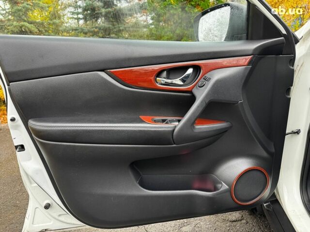 Белый Ниссан Rogue, объемом двигателя 2.5 л и пробегом 119 тыс. км за 13490 $, фото 12 на Automoto.ua