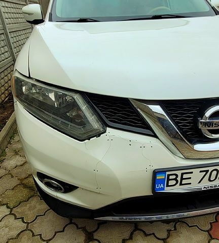 Білий Ніссан Rogue, об'ємом двигуна 2.5 л та пробігом 305 тис. км за 10800 $, фото 9 на Automoto.ua