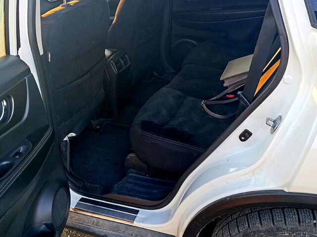 Білий Ніссан Rogue, об'ємом двигуна 2.5 л та пробігом 170 тис. км за 11500 $, фото 6 на Automoto.ua