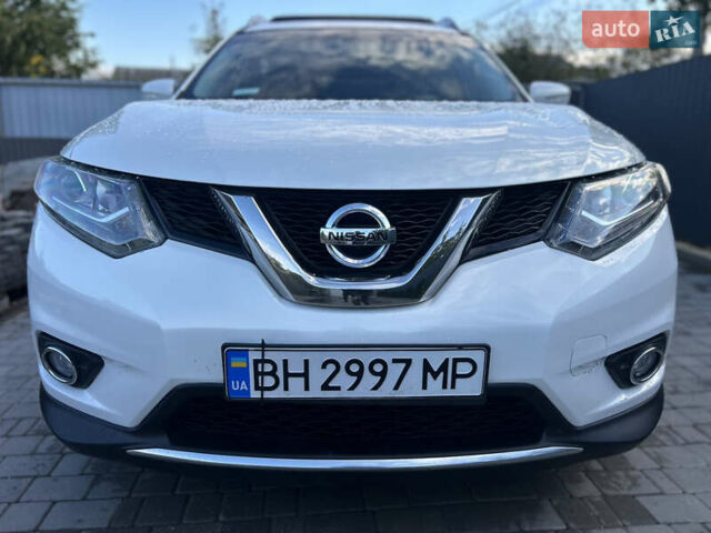 Белый Ниссан Rogue, объемом двигателя 2.49 л и пробегом 130 тыс. км за 12100 $, фото 5 на Automoto.ua