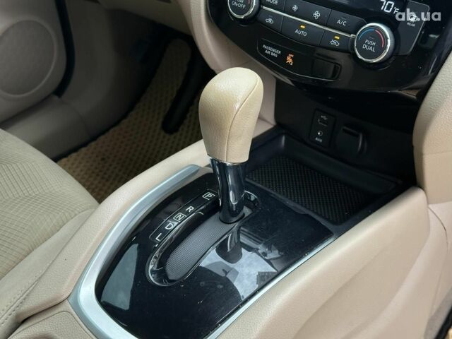 Ниссан Rogue 2014 в Одессе на Automoto.ua Белый Ниссан Rogue, объемом двигателя 2.5 л и пробегом 181 тыс. км за 11980 $, фото 26 на Automoto.ua