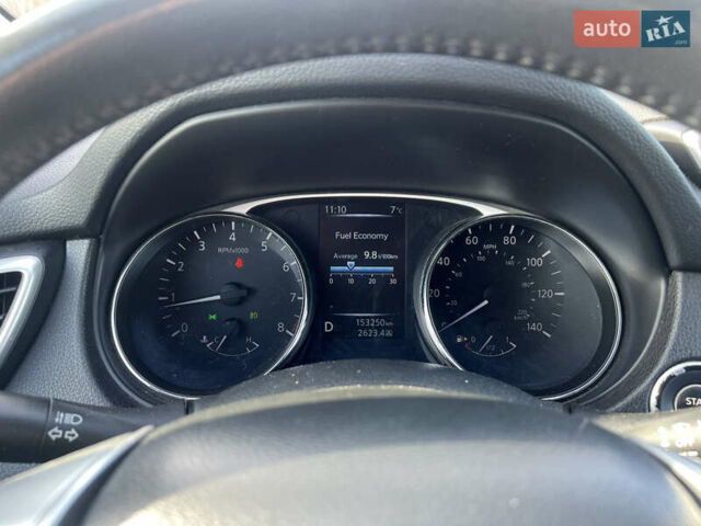 Белый Ниссан Rogue, объемом двигателя 2.5 л и пробегом 150 тыс. км за 13500 $, фото 4 на Automoto.ua