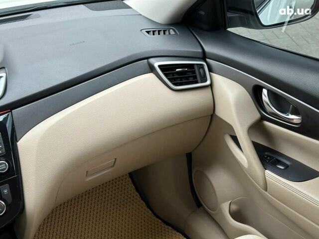 Ниссан Rogue 2014 в Одессе на Automoto.ua Белый Ниссан Rogue, объемом двигателя 2.5 л и пробегом 181 тыс. км за 11980 $, фото 22 на Automoto.ua