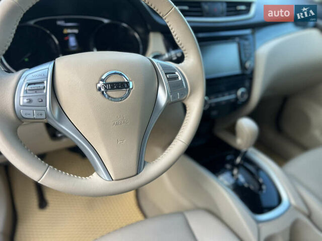 Белый Ниссан Rogue, объемом двигателя 2.49 л и пробегом 130 тыс. км за 12100 $, фото 15 на Automoto.ua