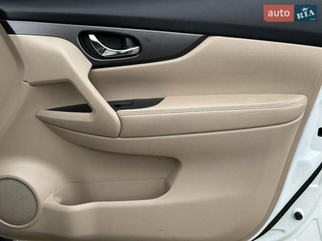 Белый Ниссан Rogue, объемом двигателя 2.5 л и пробегом 181 тыс. км за 11980 $, фото 25 на Automoto.ua