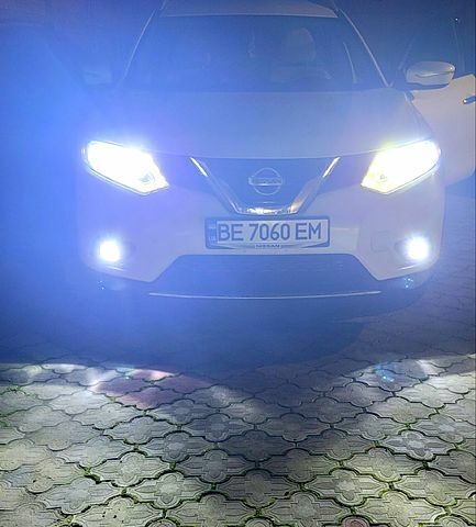 Білий Ніссан Rogue, об'ємом двигуна 2.5 л та пробігом 305 тис. км за 10800 $, фото 12 на Automoto.ua