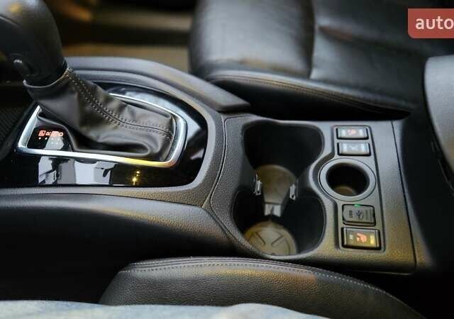 Білий Ніссан Rogue, об'ємом двигуна 2.5 л та пробігом 177 тис. км за 14999 $, фото 33 на Automoto.ua