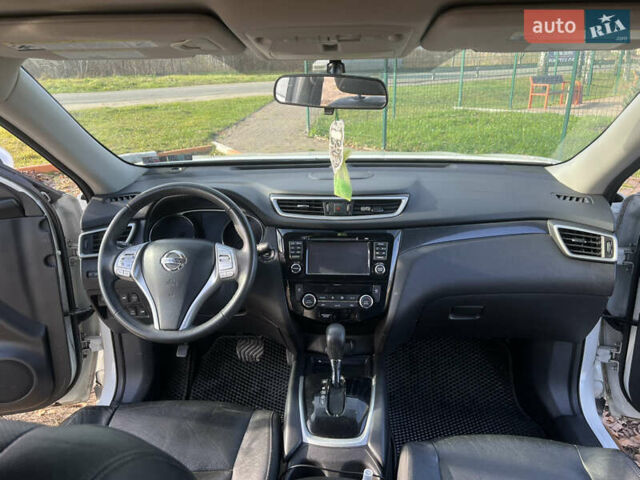 Белый Ниссан Rogue, объемом двигателя 2.5 л и пробегом 150 тыс. км за 13500 $, фото 21 на Automoto.ua