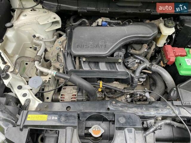 Ніссан Rogue 2014 у Києві на Automoto.ua Білий Ніссан Rogue, об'ємом двигуна 2.49 л та пробігом 200 тис. км за 12200 $, фото 4 на Automoto.ua