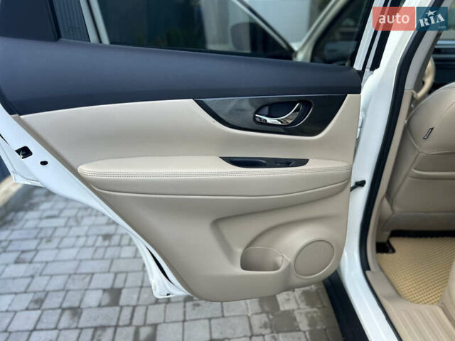 Белый Ниссан Rogue, объемом двигателя 2.49 л и пробегом 130 тыс. км за 12100 $, фото 22 на Automoto.ua