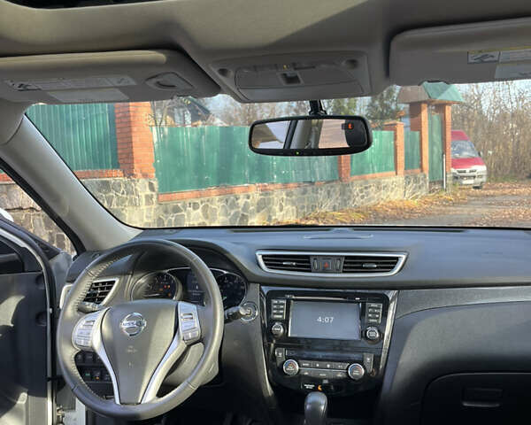 Белый Ниссан Rogue, объемом двигателя 2.49 л и пробегом 115 тыс. км за 13000 $, фото 16 на Automoto.ua