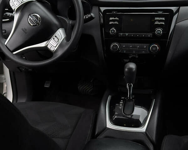 Білий Ніссан Rogue, об'ємом двигуна 2.5 л та пробігом 191 тис. км за 12000 $, фото 10 на Automoto.ua