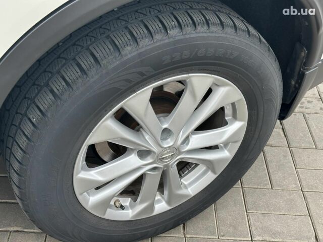 Ниссан Rogue 2014 в Одессе на Automoto.ua Белый Ниссан Rogue, объемом двигателя 2.5 л и пробегом 181 тыс. км за 11980 $, фото 8 на Automoto.ua