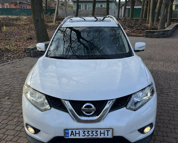 Белый Ниссан Rogue, объемом двигателя 2.49 л и пробегом 115 тыс. км за 13000 $, фото 3 на Automoto.ua