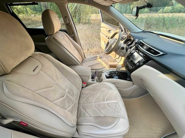 Белый Ниссан Rogue, объемом двигателя 2.5 л и пробегом 205 тыс. км за 11999 $, фото 11 на Automoto.ua