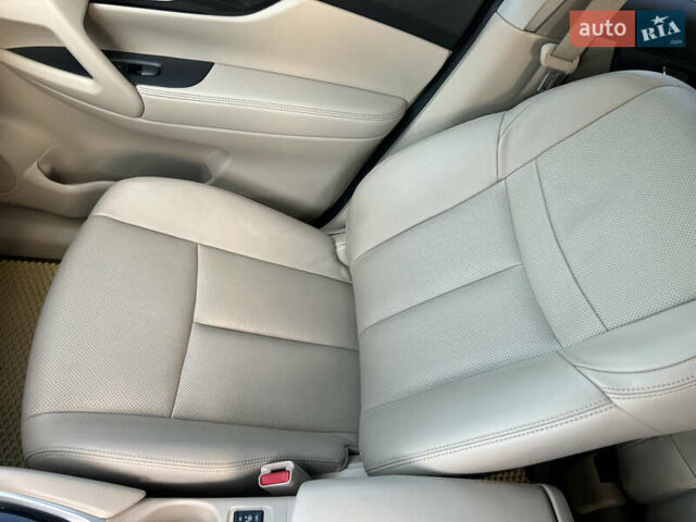 Белый Ниссан Rogue, объемом двигателя 2.49 л и пробегом 130 тыс. км за 12100 $, фото 16 на Automoto.ua