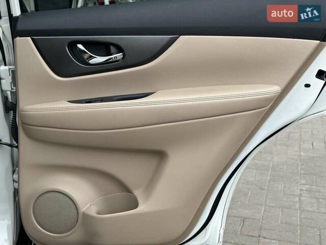 Белый Ниссан Rogue, объемом двигателя 2.5 л и пробегом 181 тыс. км за 11980 $, фото 20 на Automoto.ua