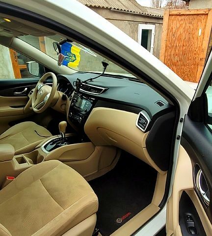 Білий Ніссан Rogue, об'ємом двигуна 2.5 л та пробігом 305 тис. км за 10800 $, фото 2 на Automoto.ua