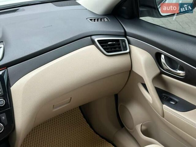 Белый Ниссан Rogue, объемом двигателя 2.5 л и пробегом 181 тыс. км за 11980 $, фото 22 на Automoto.ua