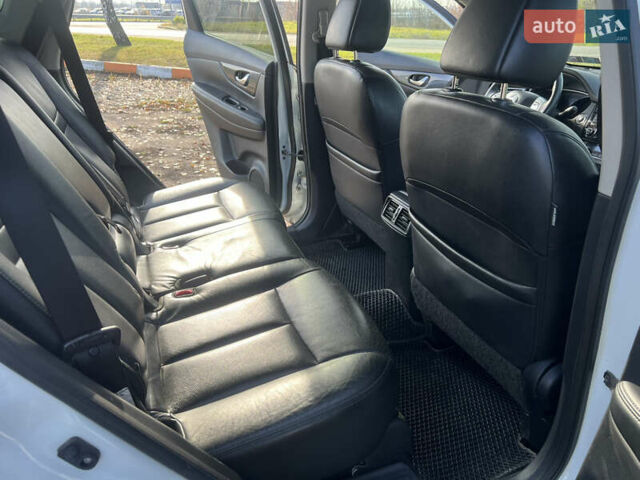 Белый Ниссан Rogue, объемом двигателя 2.5 л и пробегом 150 тыс. км за 13500 $, фото 15 на Automoto.ua