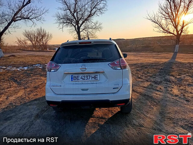 Білий Ніссан Rogue, об'ємом двигуна 2.5 л та пробігом 170 тис. км за 11500 $, фото 4 на Automoto.ua