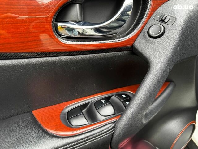 Белый Ниссан Rogue, объемом двигателя 2.5 л и пробегом 119 тыс. км за 13490 $, фото 13 на Automoto.ua